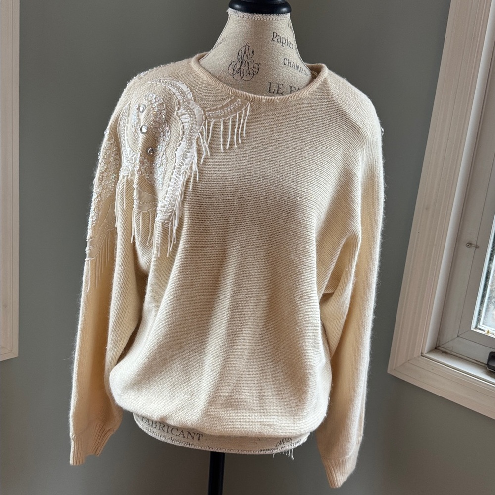 Sara Taylor vintage 80’s/90’s silk angora cream embellished sweater size M‎
